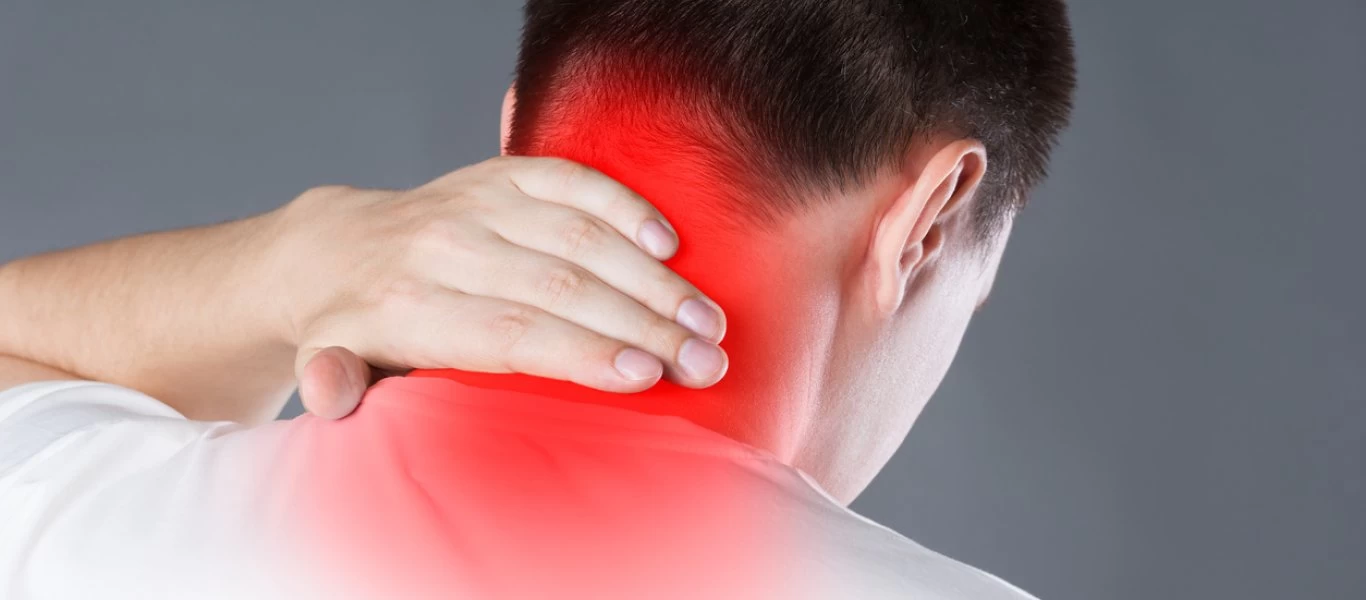 Πόνος στον αυχένα: Οι 6 ασκήσεις που θα σας ανακουφίσουν